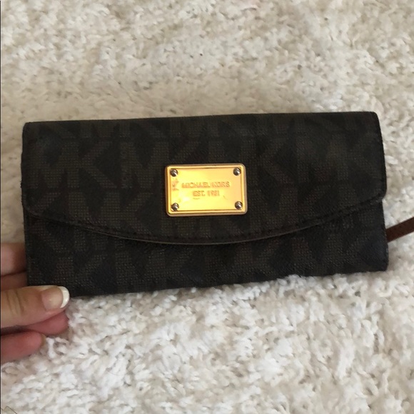 Michael Kors Handbags - Micheal Kors wallet